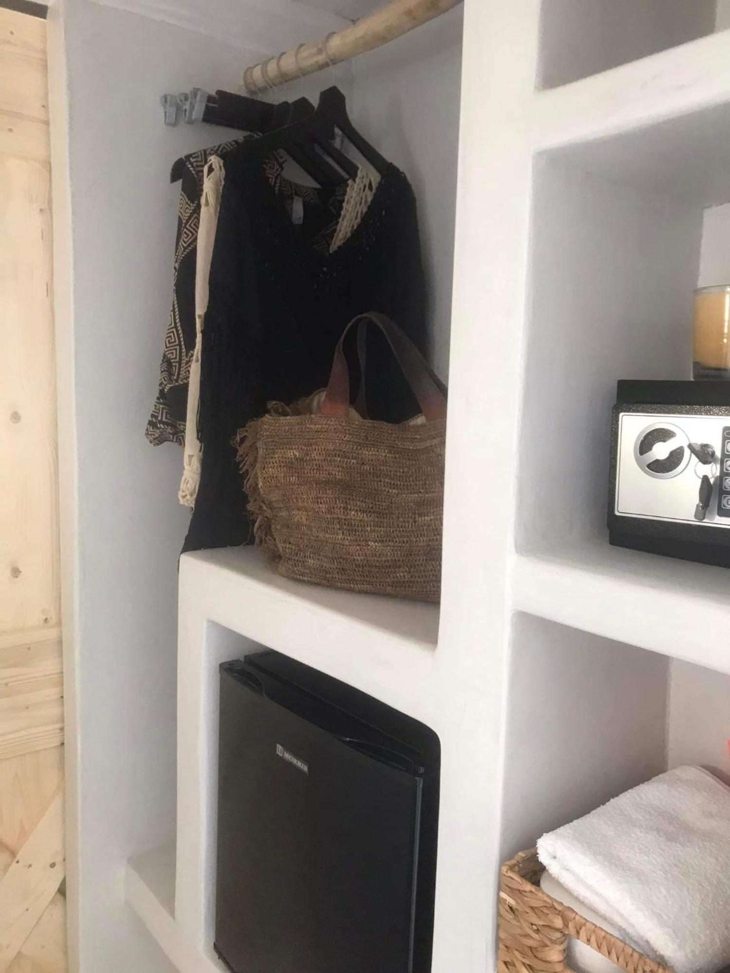 Darsi Suites Kithnos Exteriör bild